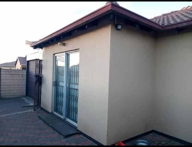 3 BEDROOM HOUSE FOR SALE IN VANDERBIJLPARK CE 4